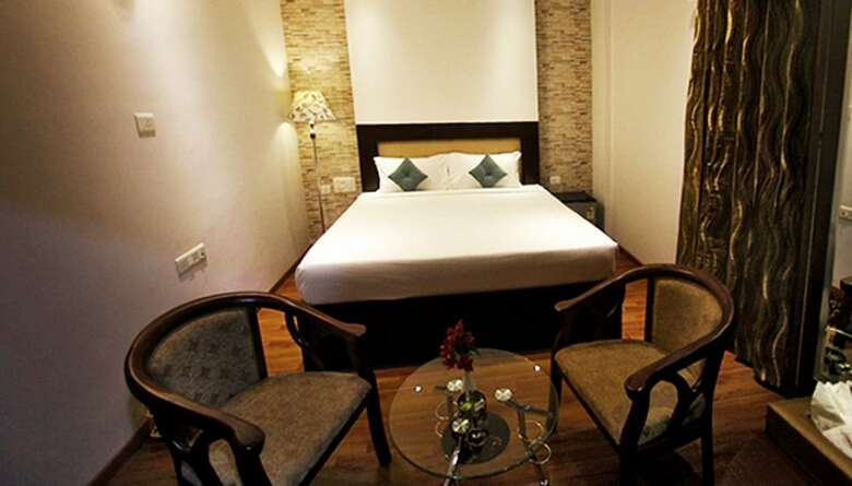 Hotel The Sai Leela Suites