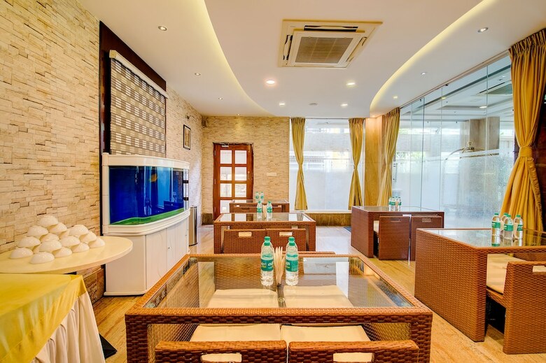 Hotel The Sai Leela Suites