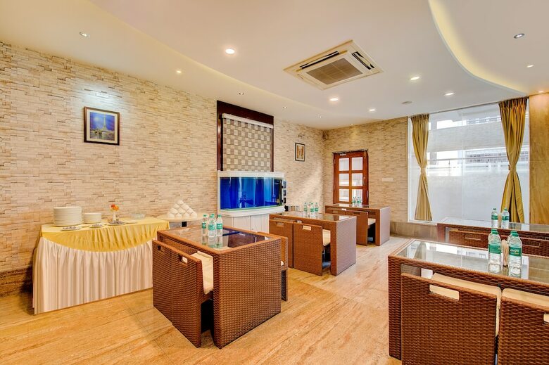 Hotel The Sai Leela Suites