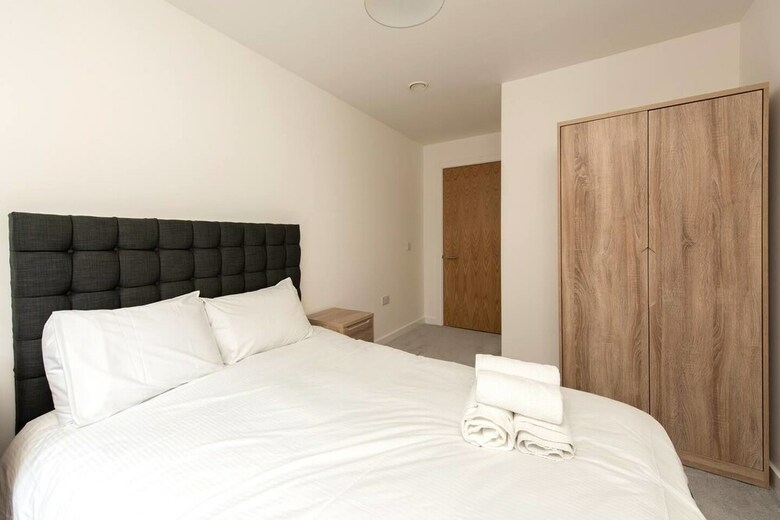 Fantastic 2 Bedroom Apartment In Manchester