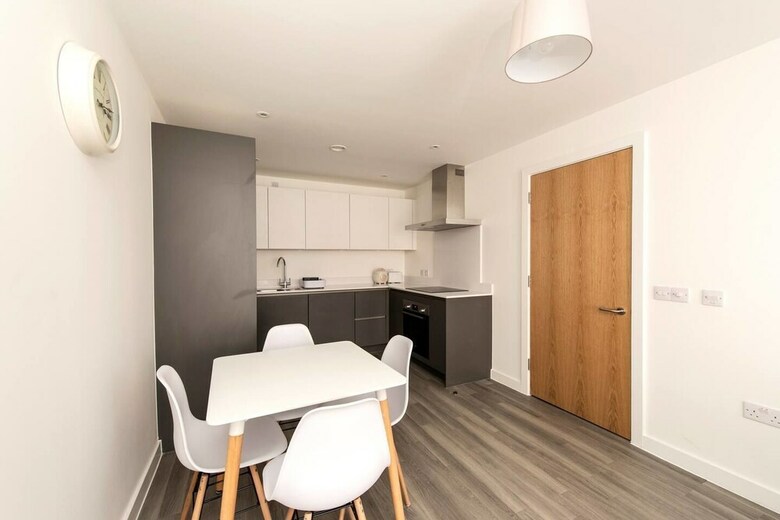 Fantastic 2 Bedroom Apartment In Manchester