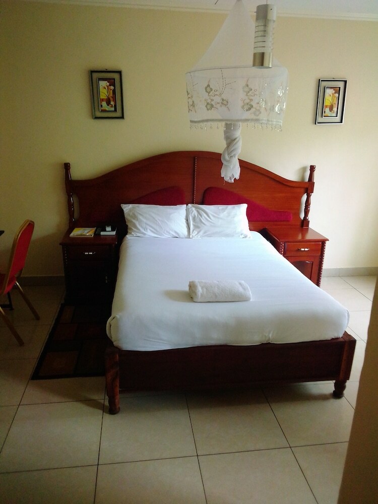 T&d Guest House Economy Hotel