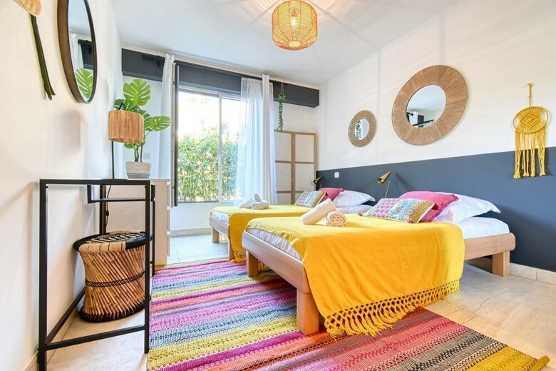 Nice Apartment With Private Garden, Pool & Parking