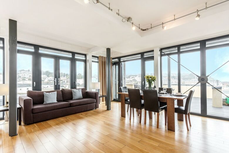 Riviera Apartments