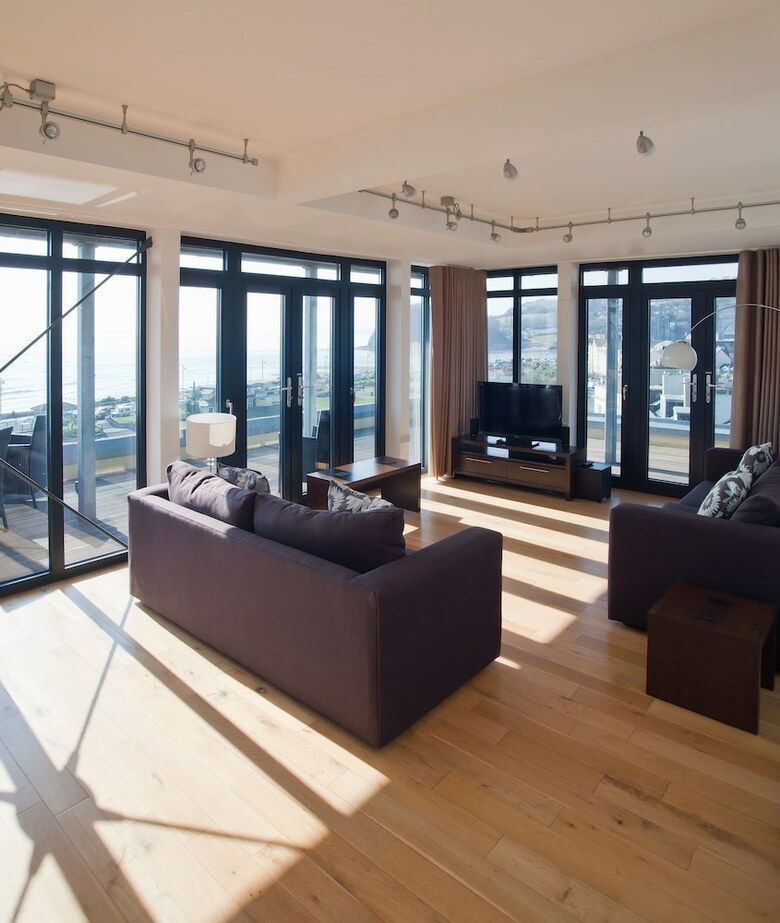 Riviera Apartments