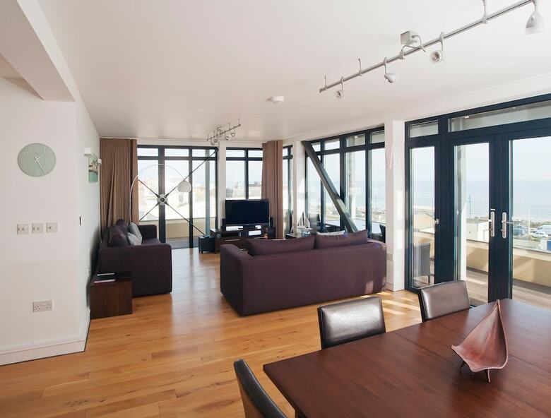 Riviera Apartments
