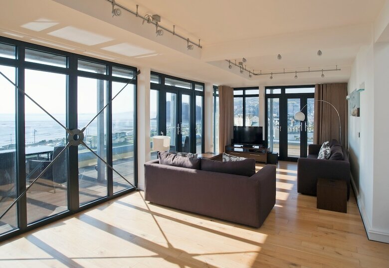 Riviera Apartments