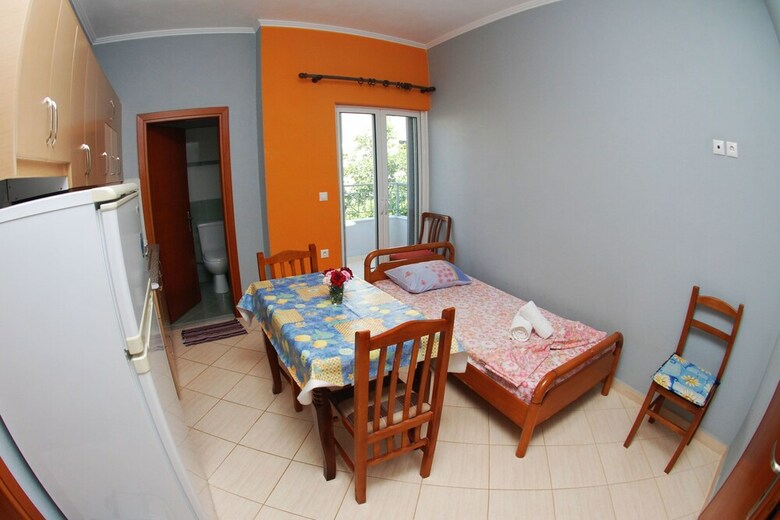 Tiku's Apartments