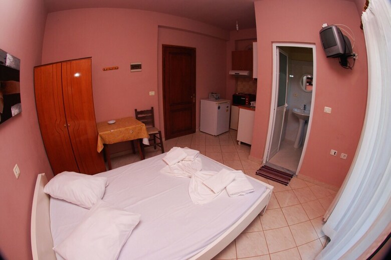 Tiku's Apartments