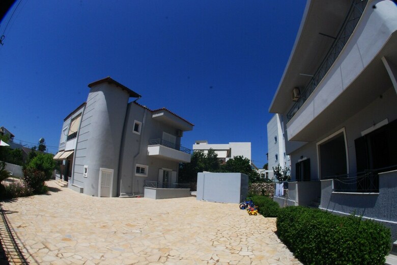Tiku's Apartments