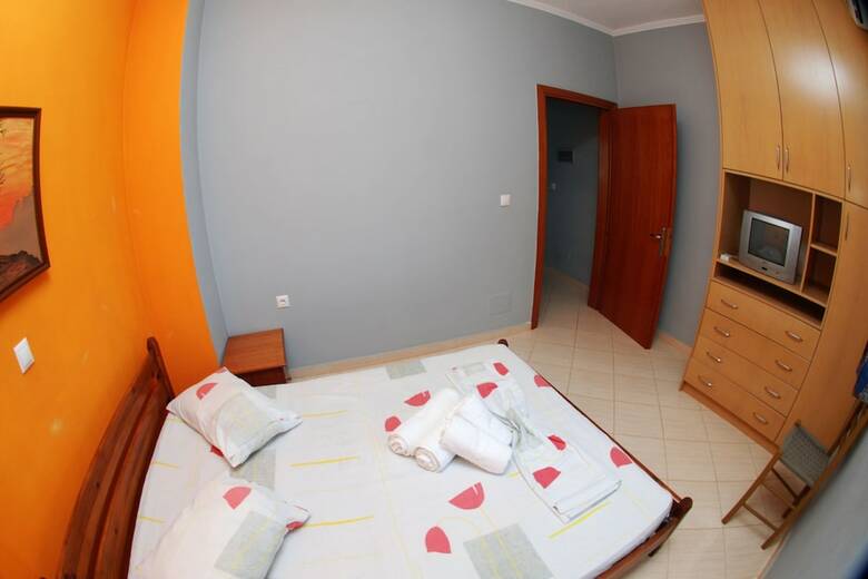 Tiku's Apartments