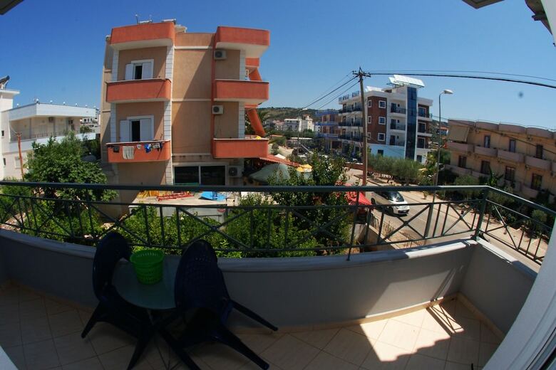 Tiku's Apartments