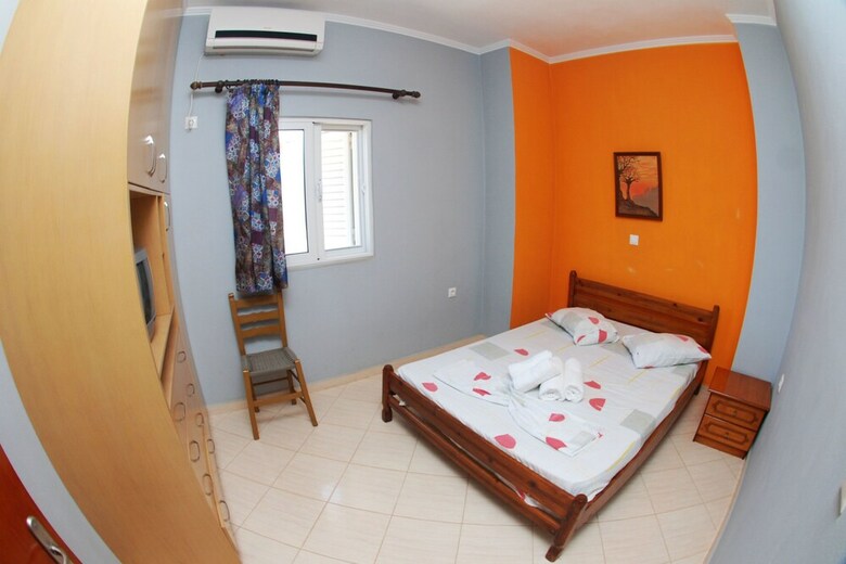 Tiku's Apartments