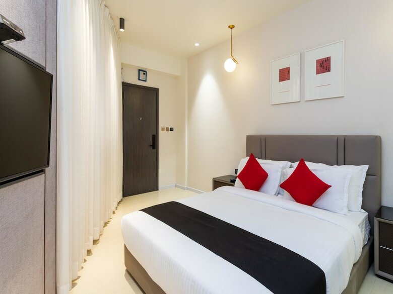 Capital O 29355 Hotel Oasis Blue