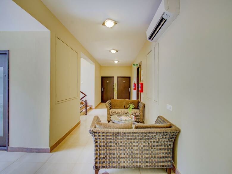 Hotel Capital O 37677 Xec Residency