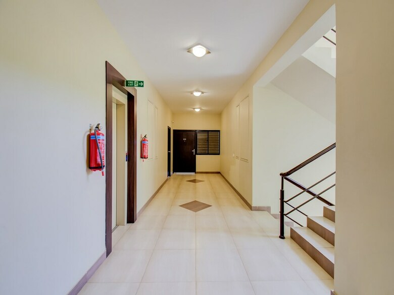 Hotel Capital O 37677 Xec Residency