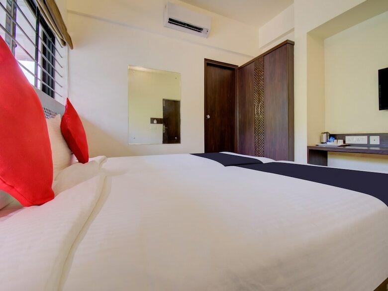 Hotel Capital O 37677 Xec Residency