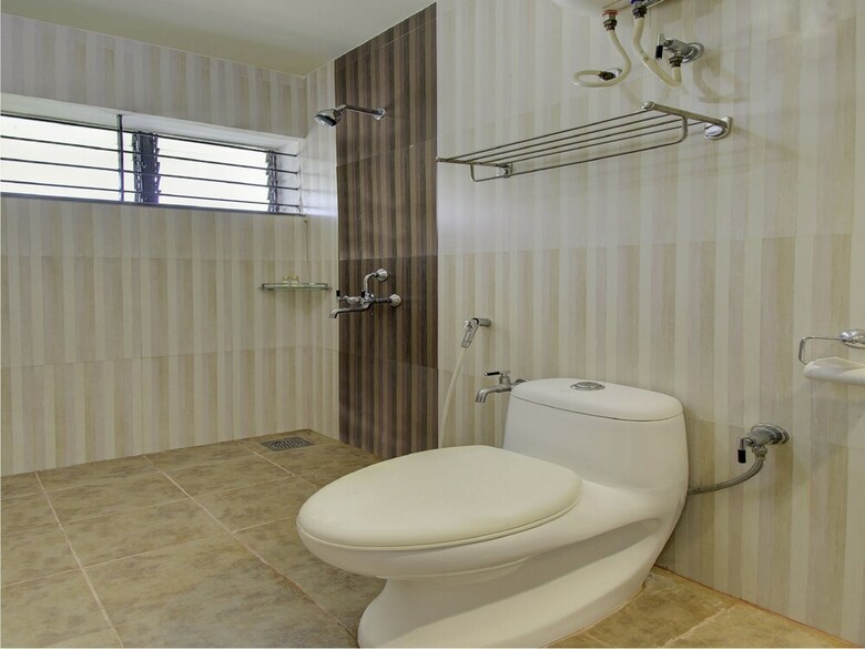 Hotel Capital O 37677 Xec Residency