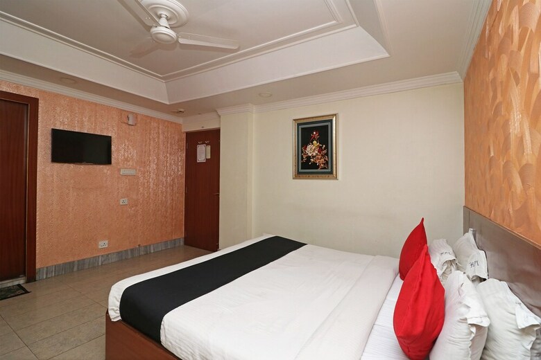 Capital O Hotel Presidency Inn
