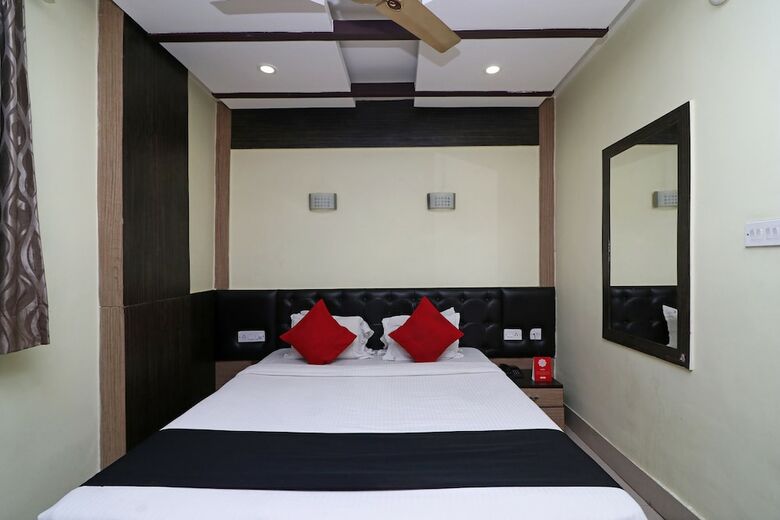 Capital O Hotel Presidency Inn