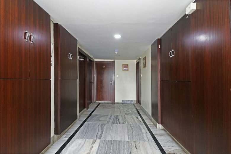 Capital O Hotel Presidency Inn