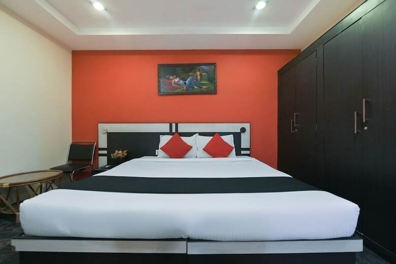 Hotel Capital O 36115 Royal Grand Inn