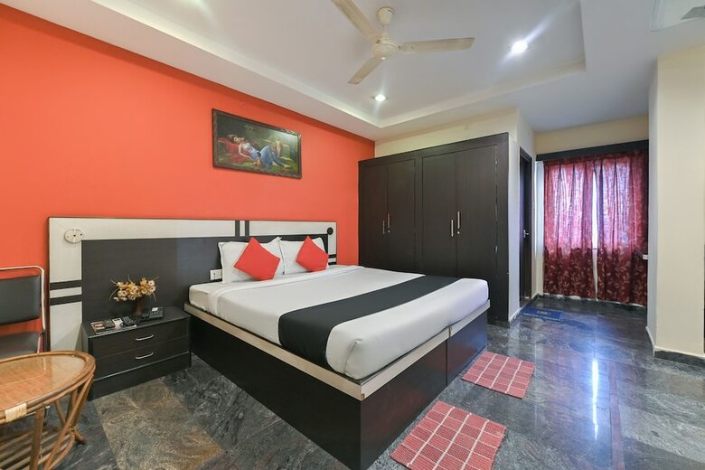 Hotel Capital O 36115 Royal Grand Inn