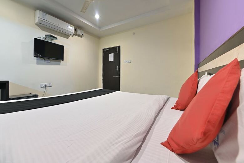 Hotel Capital O 36115 Royal Grand Inn