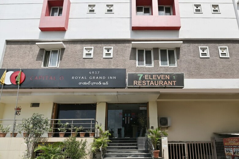 Hotel Capital O 36115 Royal Grand Inn