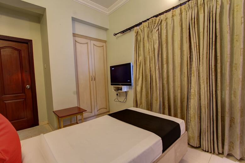 Hotel Capital O 41646 Devi Towers