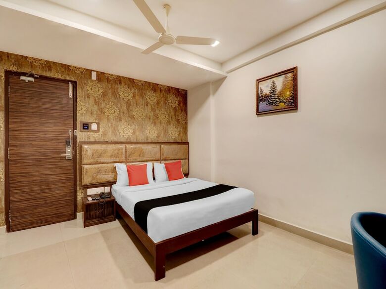 Hotel Capital O 42226 Pine Tree Signature