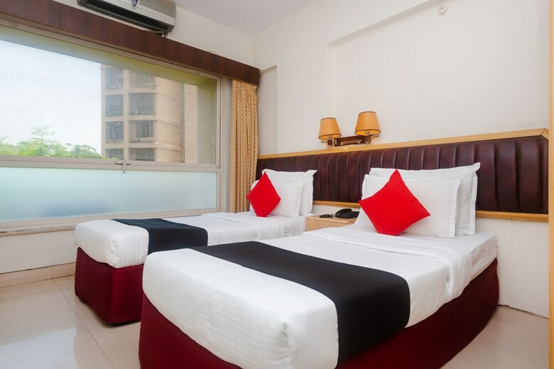 Capital O 40728 Bollywood Design Hotel
