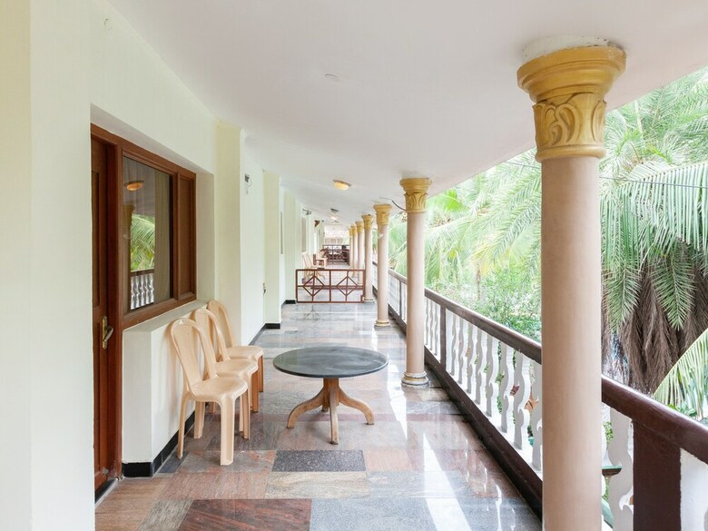 Hotel Capital O 40116 Sea Breeze Resort