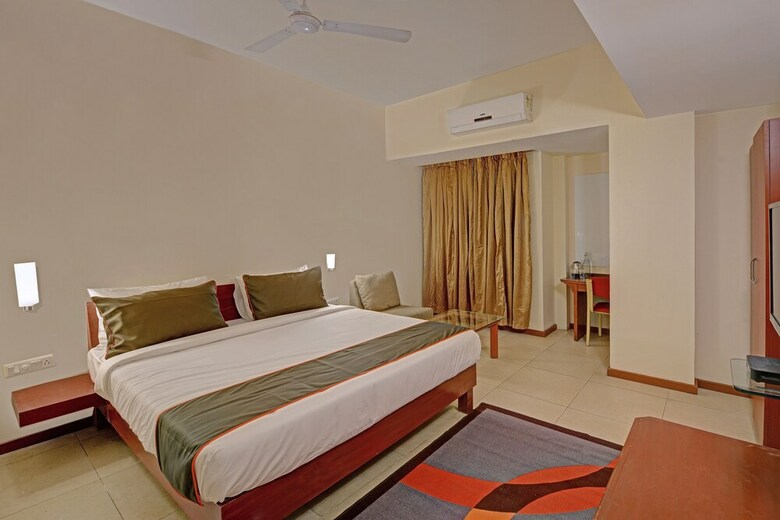 Collection O 40332 Hotel Casa Meridian