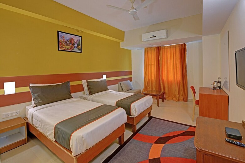 Collection O 40332 Hotel Casa Meridian