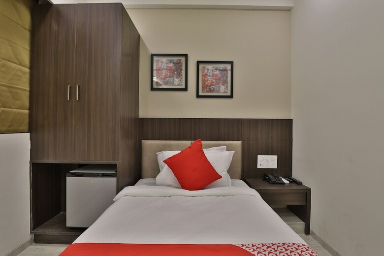 Oyo 24411 Hotel Privya