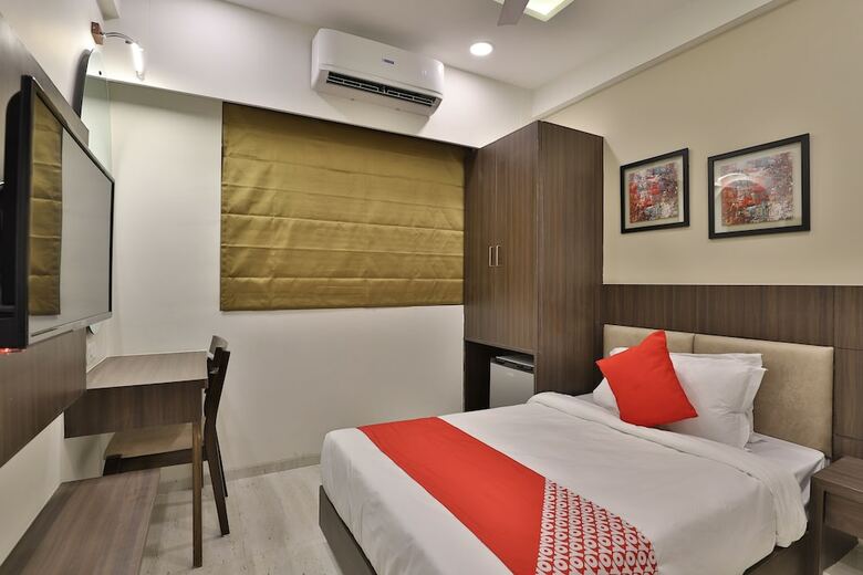 Oyo 24411 Hotel Privya