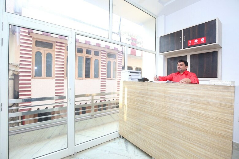 Hotel Oyo 24666 Samar Residency