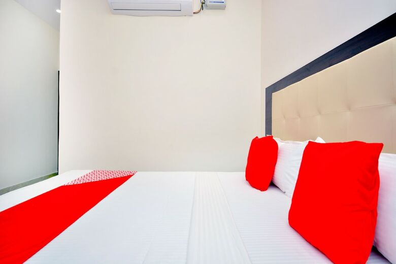 Hotel Oyo 29645 The Meridien