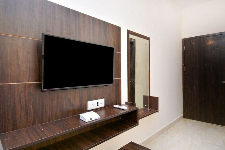 Hotel Oyo 29645 The Meridien