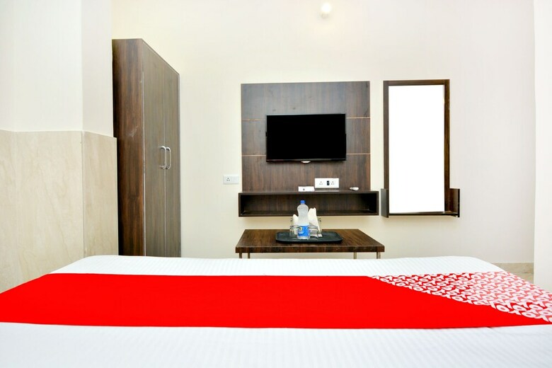 Hotel Oyo 29645 The Meridien