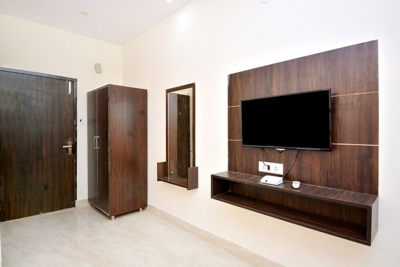 Hotel Oyo 29645 The Meridien