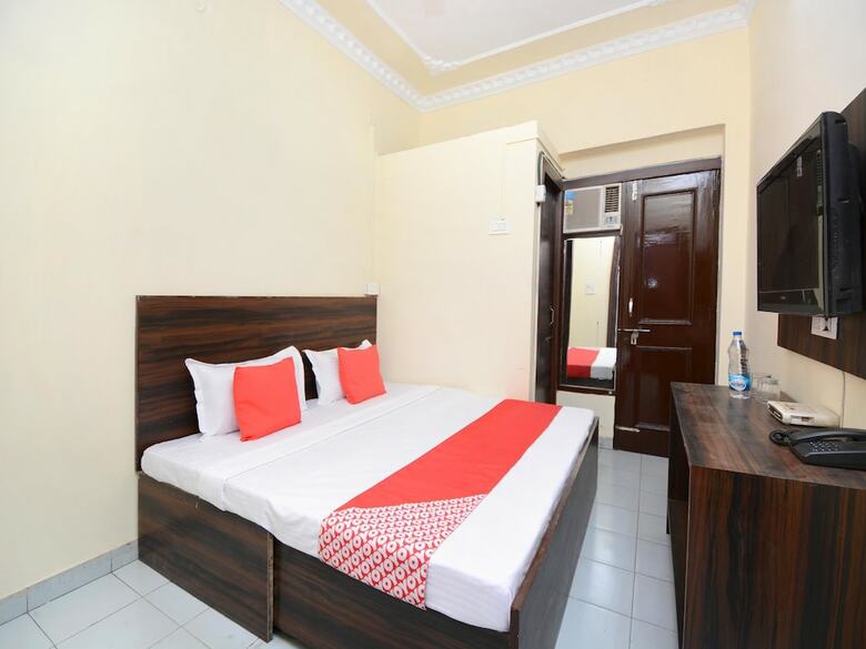 Hotel Oyo 28179 Ambay Guest House