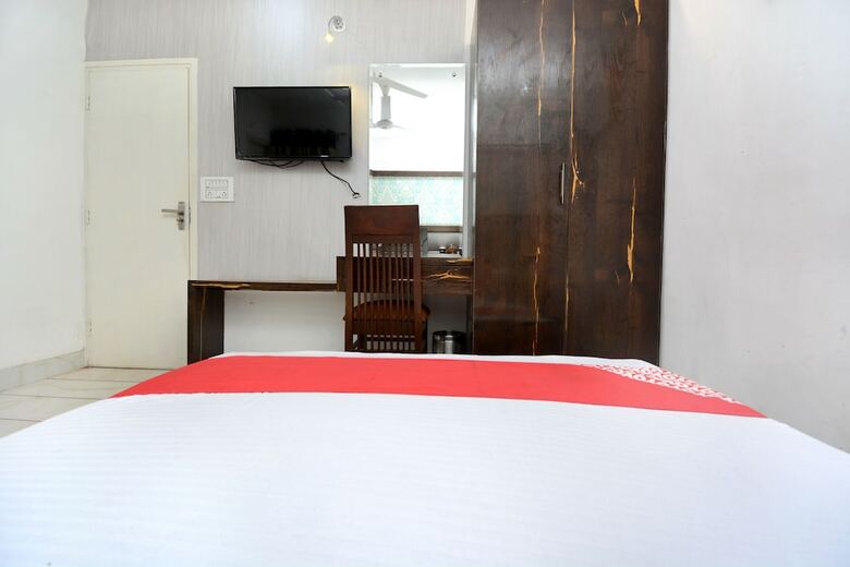Oyo 30999 Hotel Vaishno
