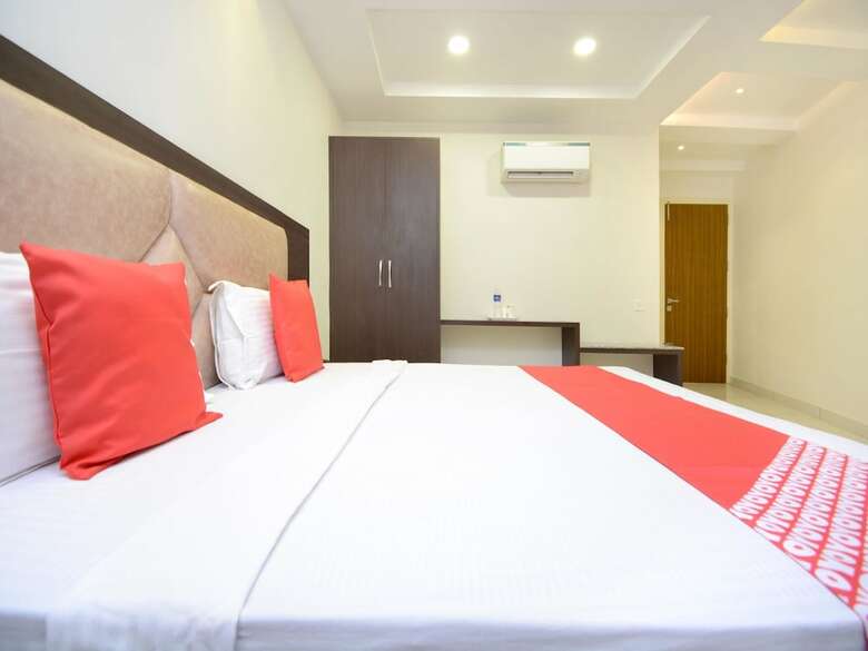 Oyo 33009 Hotel Nido