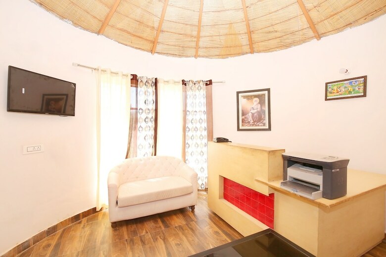 Hotel Oyo 37196 Whispering Shacks