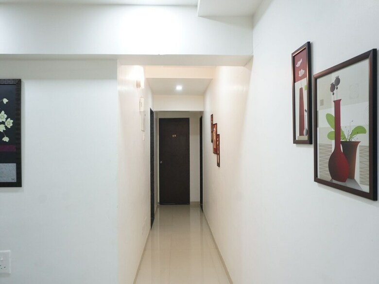 Hotel Oyo 38523 Royano Inn