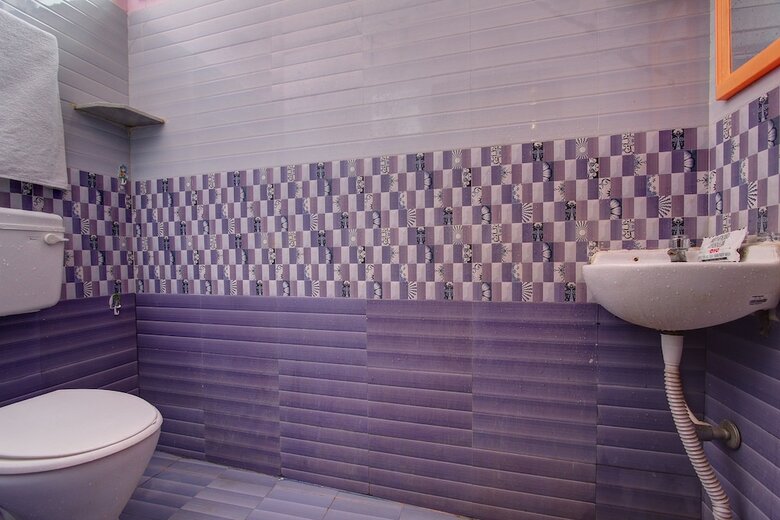 Hotel Oyo 38664 Rt Residency