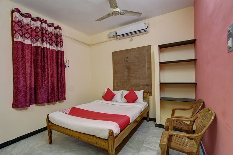 Hotel Oyo 38664 Rt Residency