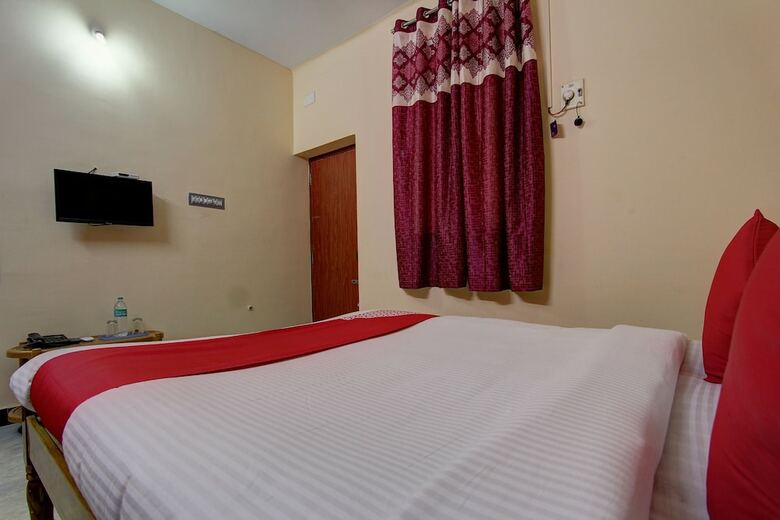 Hotel Oyo 38664 Rt Residency